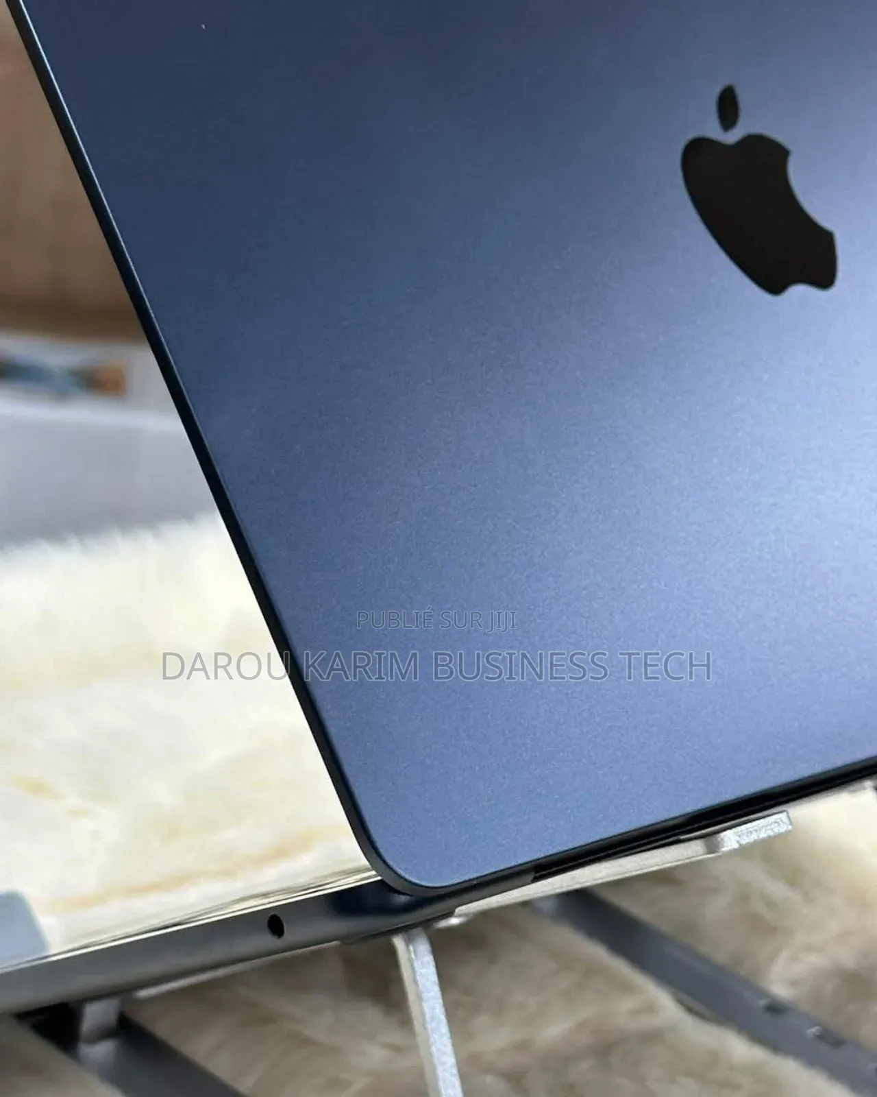 New Apple MacBook Air 2024 M3 13-Inch 16GB Apple M3 SSD 512GB