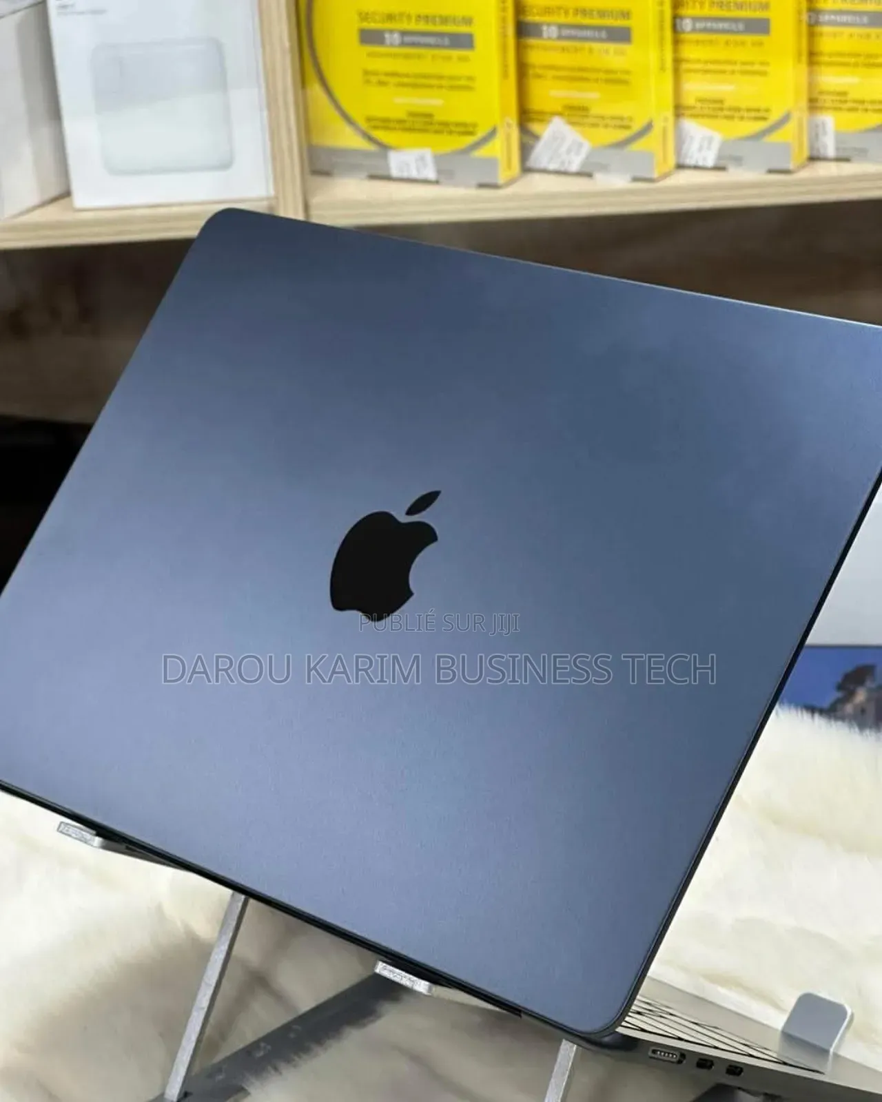 New Apple MacBook Air 2024 M3 13-Inch 16GB Apple M3 SSD 512GB