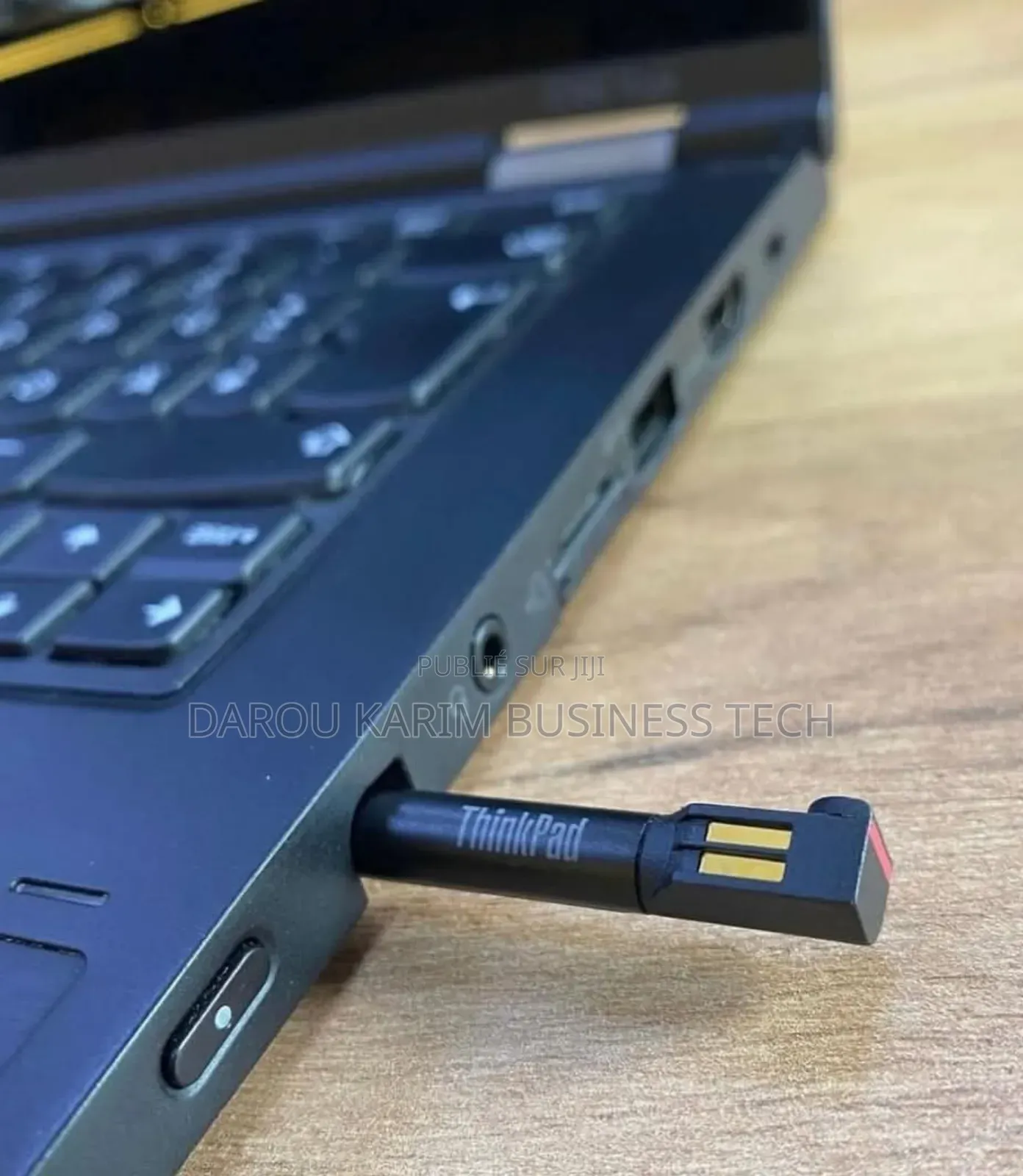 New Lenovo ThinkPad Yoga 370 8GB Intel Core I5 SSD 256GB