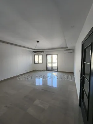 4chbre Appartement dans Appartement F4 À, Almadies à Louer