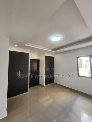 4chbre Appartement dans Appartement F4 À, Almadies à Louer