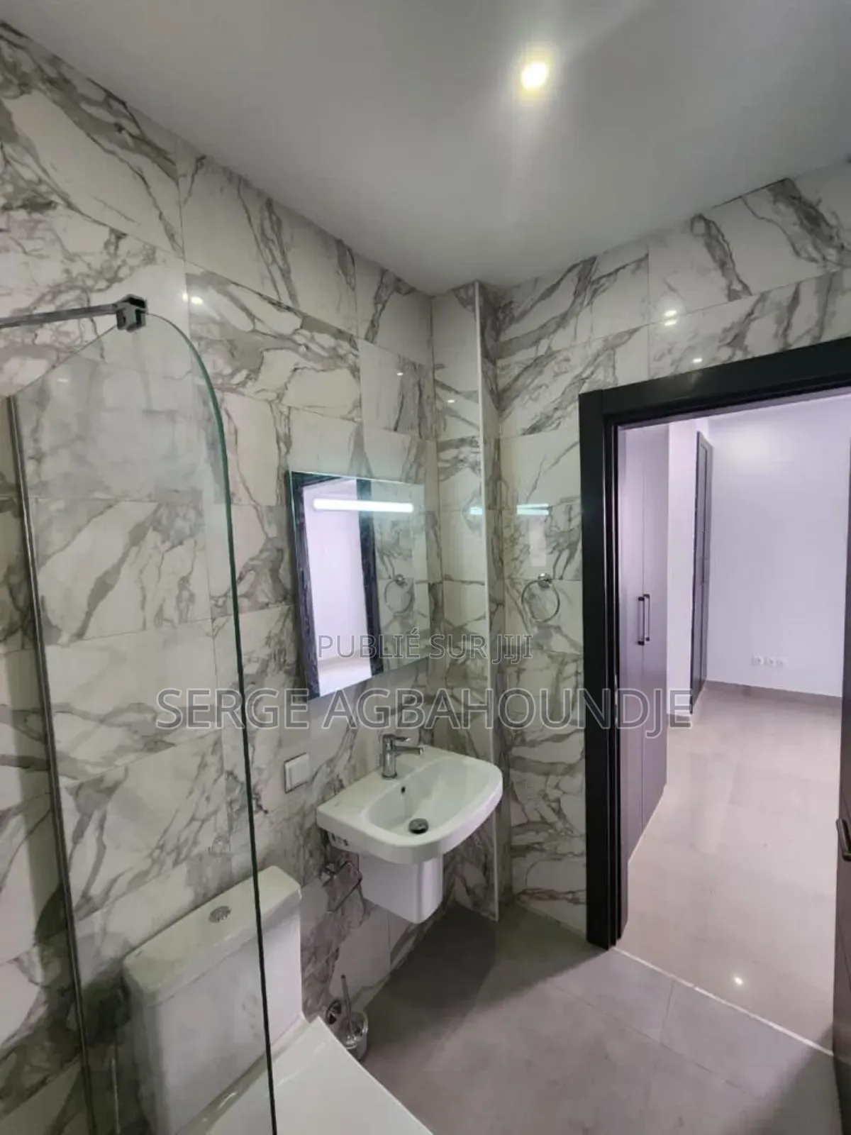 4chbre Appartement dans Appartement F4 À, Almadies à Louer