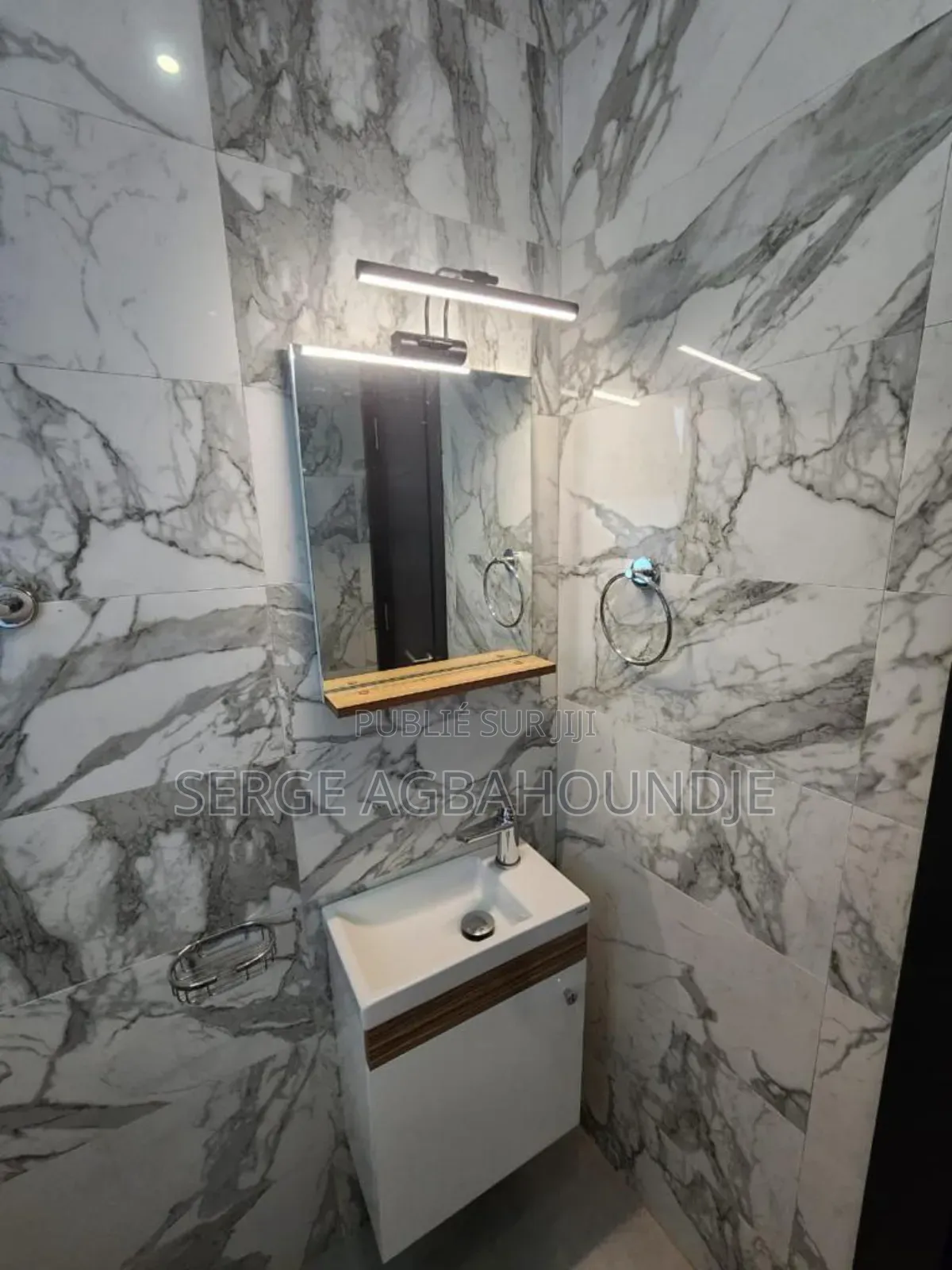 4chbre Appartement dans Appartement F4 À, Almadies à Louer