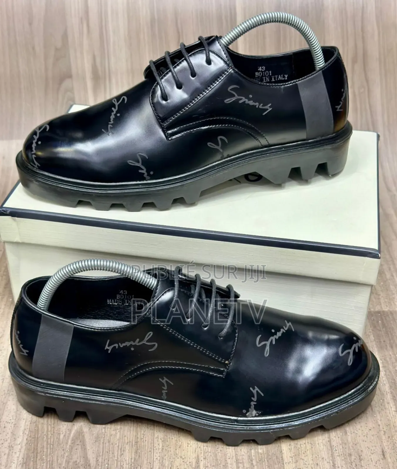 Chaussures en Cuir Très Bonne Qualité TDS