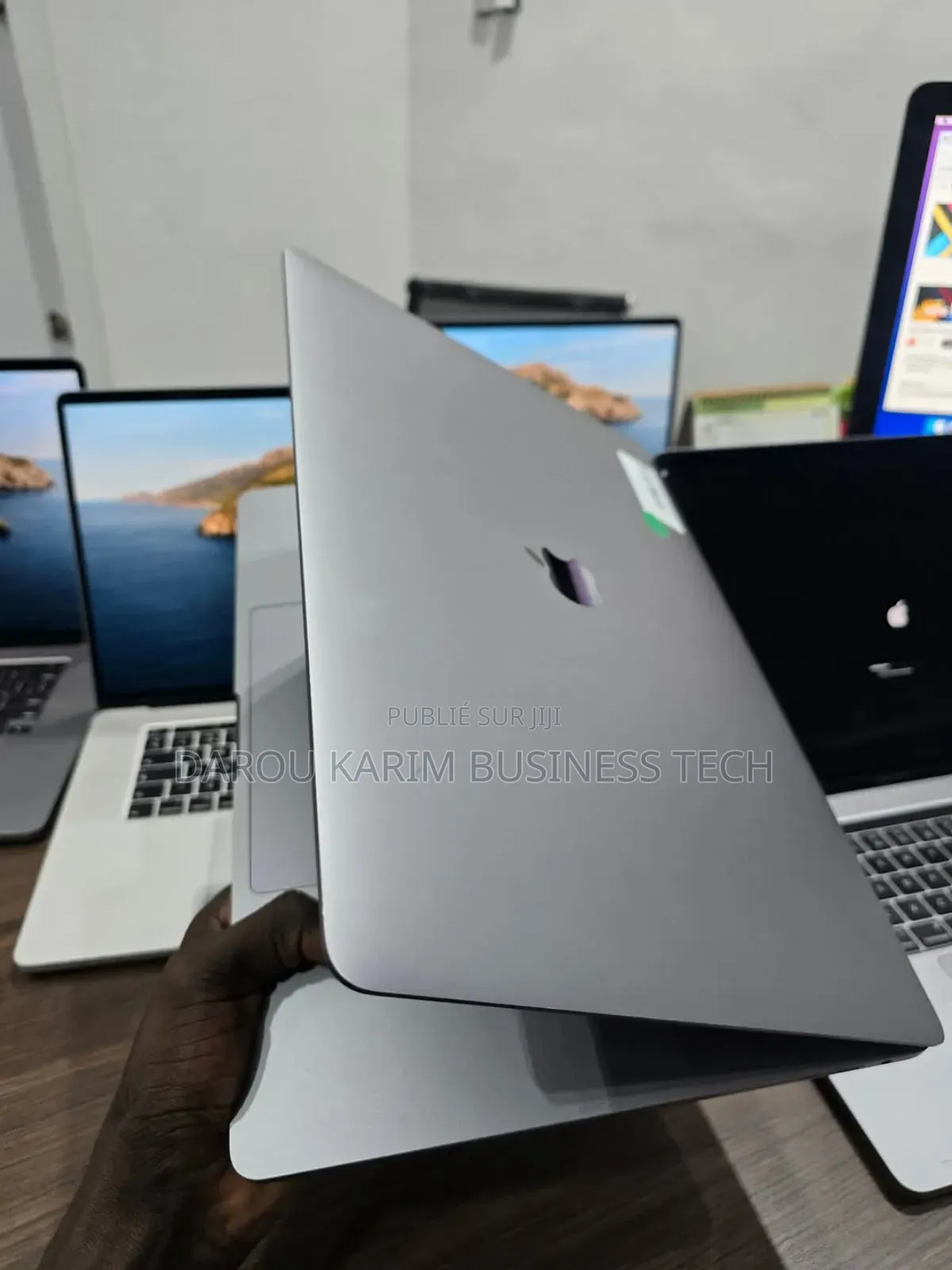 New Apple MacBook Pro 2019 16GB Intel Core I7 SSD 512GB