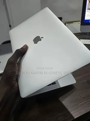 New Apple MacBook Pro 2017 16GB Intel Core I5 SSD 512GB