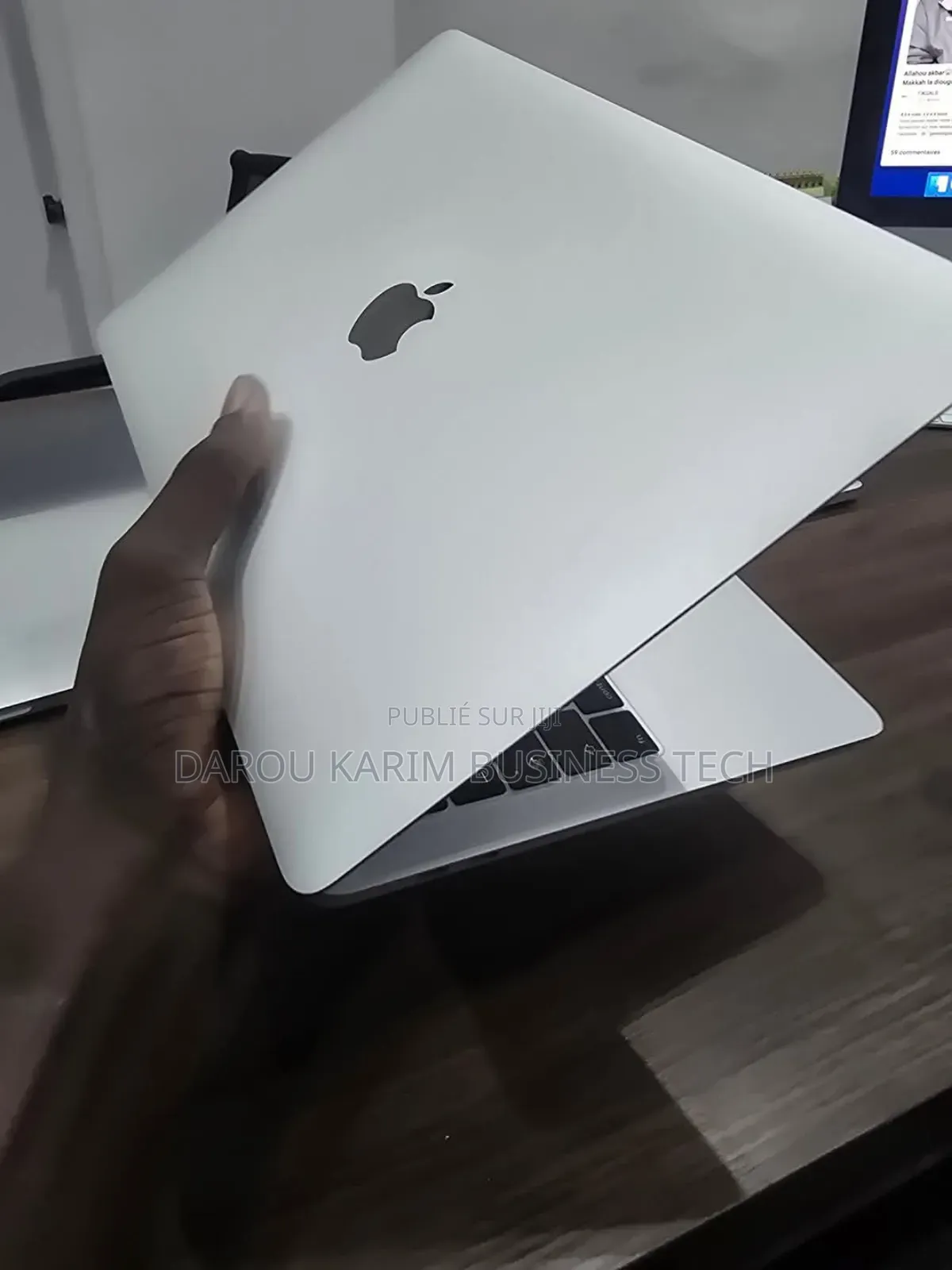 New Apple MacBook Pro 2017 16GB Intel Core I5 SSD 512GB