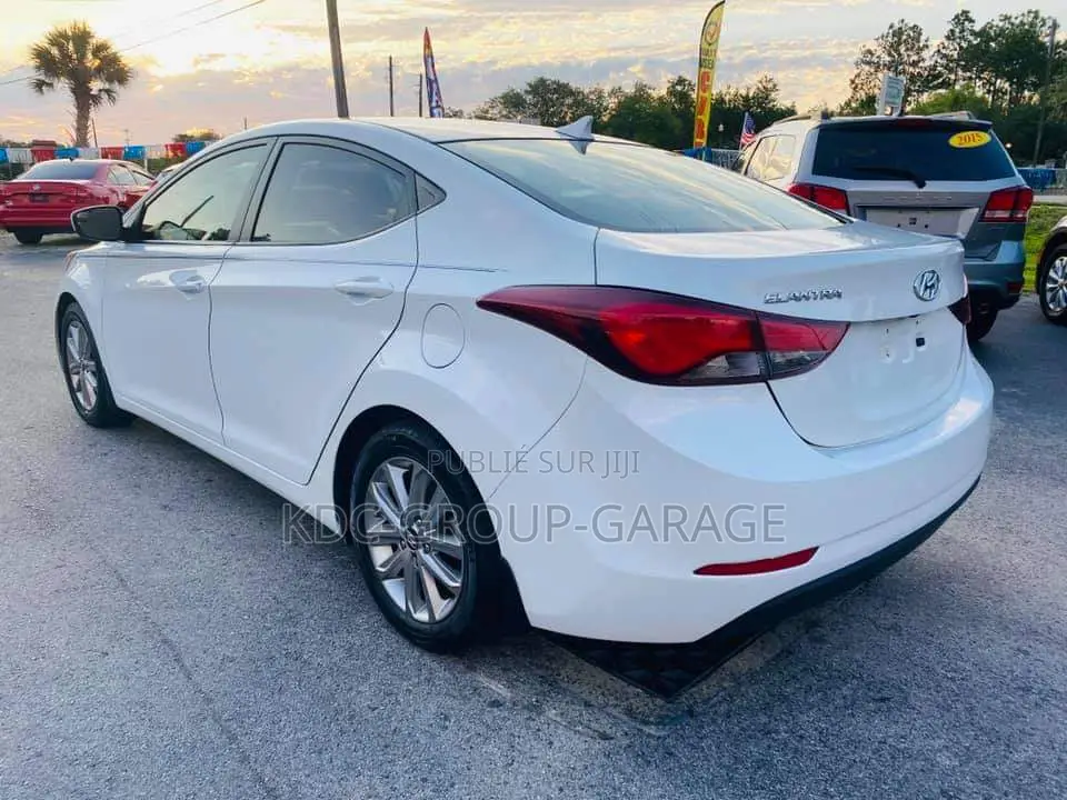 Hyundai Elantra 2015 Blanc