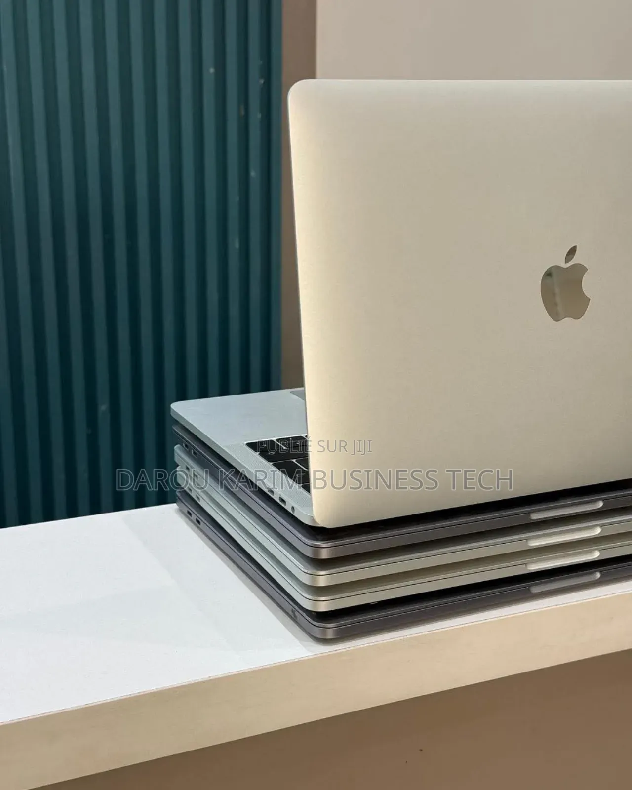 New Apple MacBook Pro 2017 8GB Intel Core I5 SSD 256GB