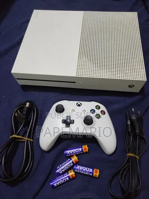 Photo - Je Vend Cette Xbox One S Avec Des Jeux Intégré PES GTA 5