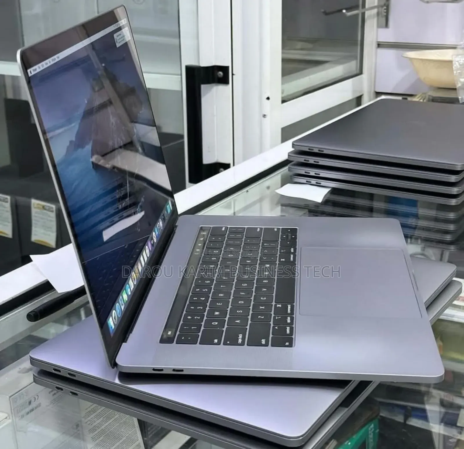 New Apple MacBook Pro 2019 16GB Intel Core I7 SSD 512GB