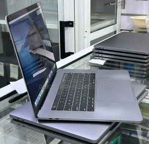New Apple MacBook Pro 2019 16GB Intel Core I7 SSD 512GB