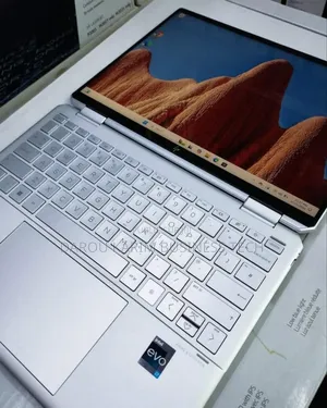 Photo - New Ordinateur Portable HP Spectre 14 16GB Intel Core I7 SSD 1T