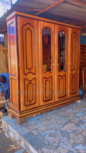 Photo - Armoire 4 Battants Disponible