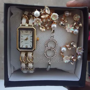 Photo - Montre Bracelet Bague Boucle d'Oreille ( Boite Offert )