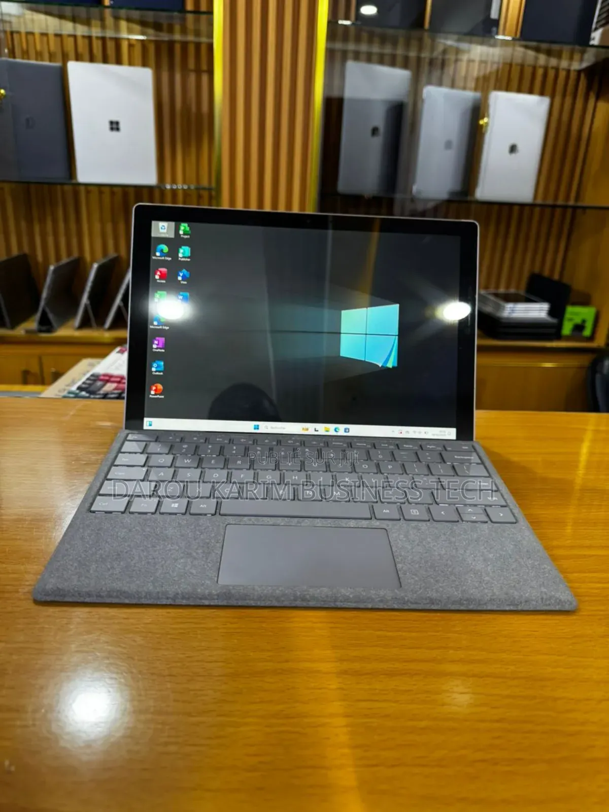 New Microsoft Surface Pro 5 16GB Intel Core I7 SSD 512GB