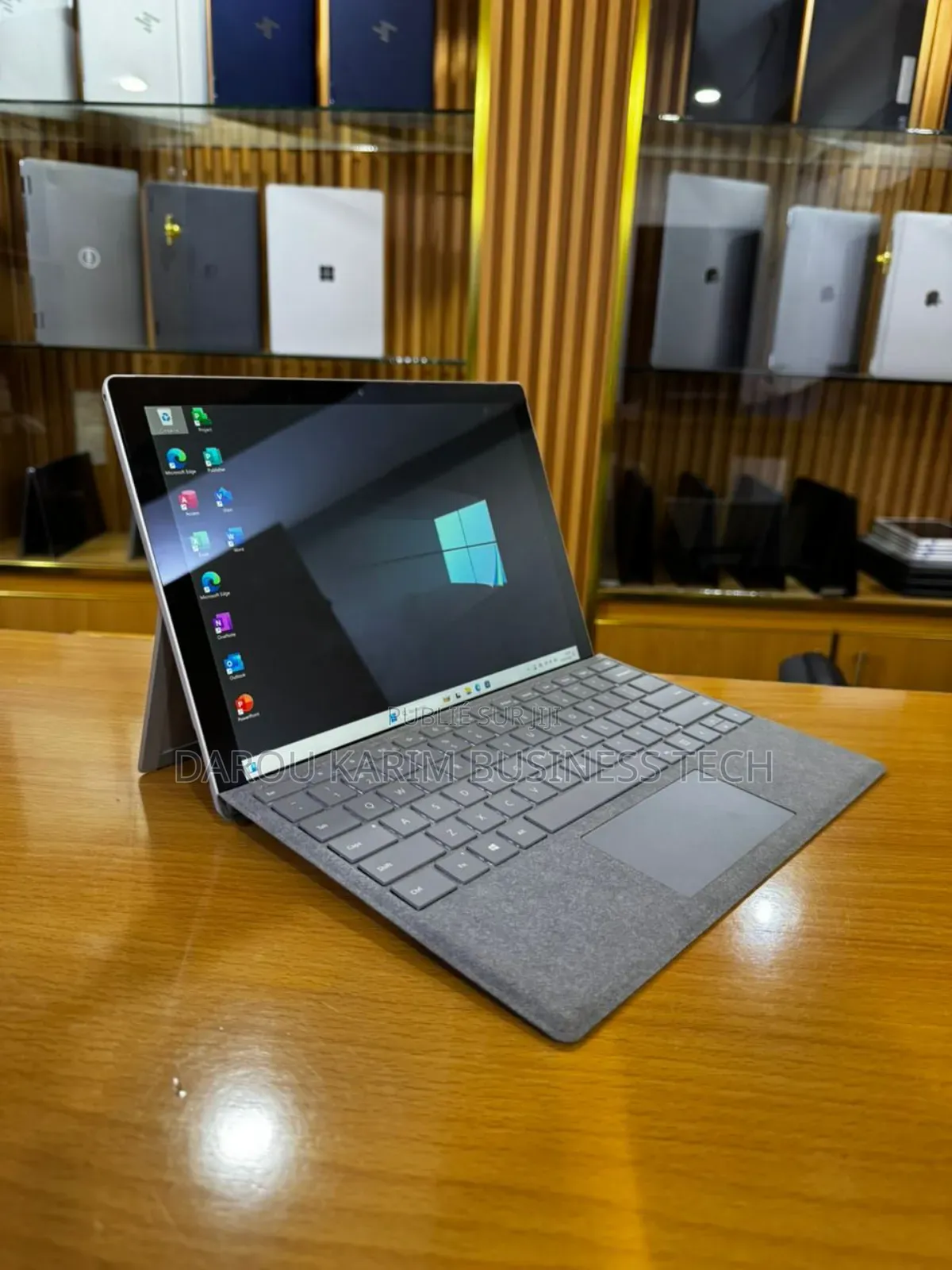 New Microsoft Surface Pro 5 16GB Intel Core I7 SSD 512GB