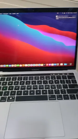New Pomme MacBook Pro 2019 16GB Intel Core I5 SSD 256GB
