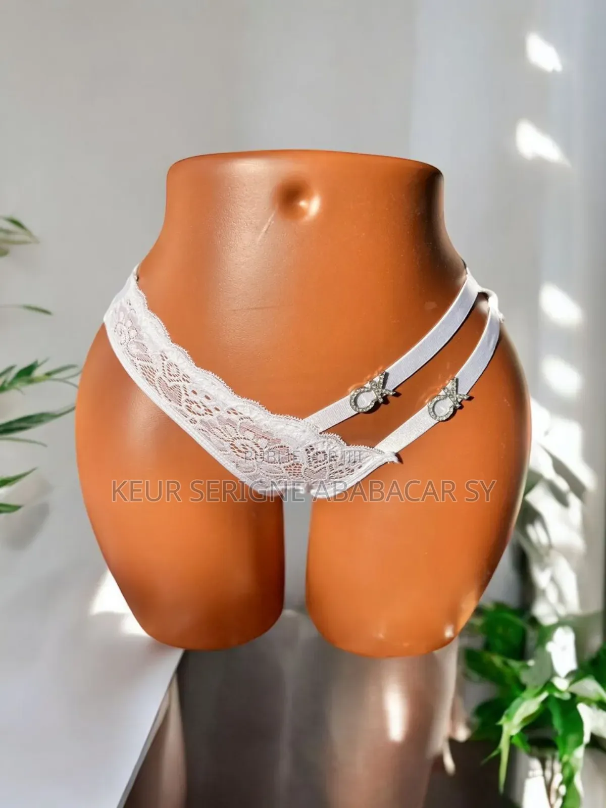 Sexy Slips Dentelles * *Calvin Klean* (C.K) ,