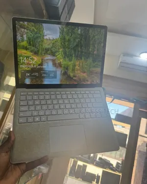 New Microsoft Surface Laptop 2 16GB Intel Core I7 SSD 512GB