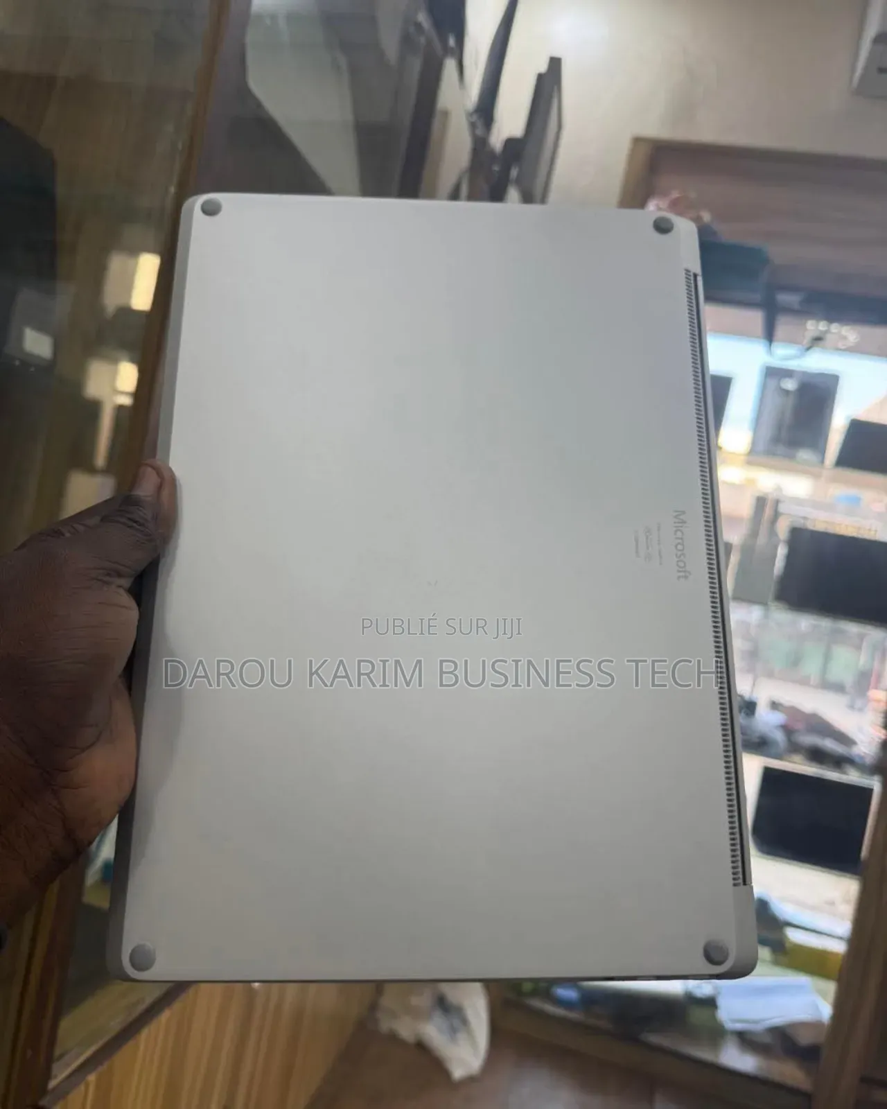 New Microsoft Surface Laptop 2 16GB Intel Core I7 SSD 512GB