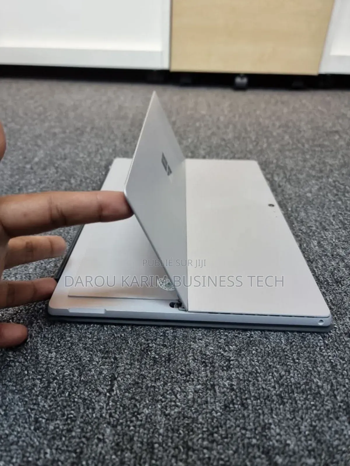 New Microsoft Surface Pro 5 8GB Intel Core I5 SSD 256GB