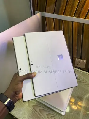 New Microsoft Surface Pro 5 8GB Intel Core I5 SSD 256GB