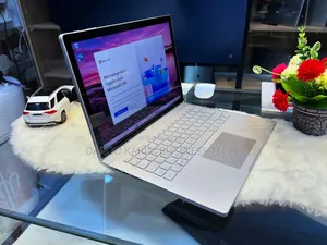 New Microsoft Surface Book 8GB Intel Core I7 SSD 256GB