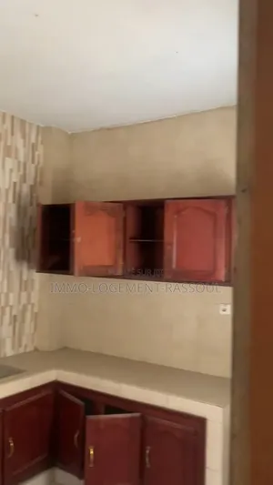 3chbre Appartement dans , Yoff à Louer
