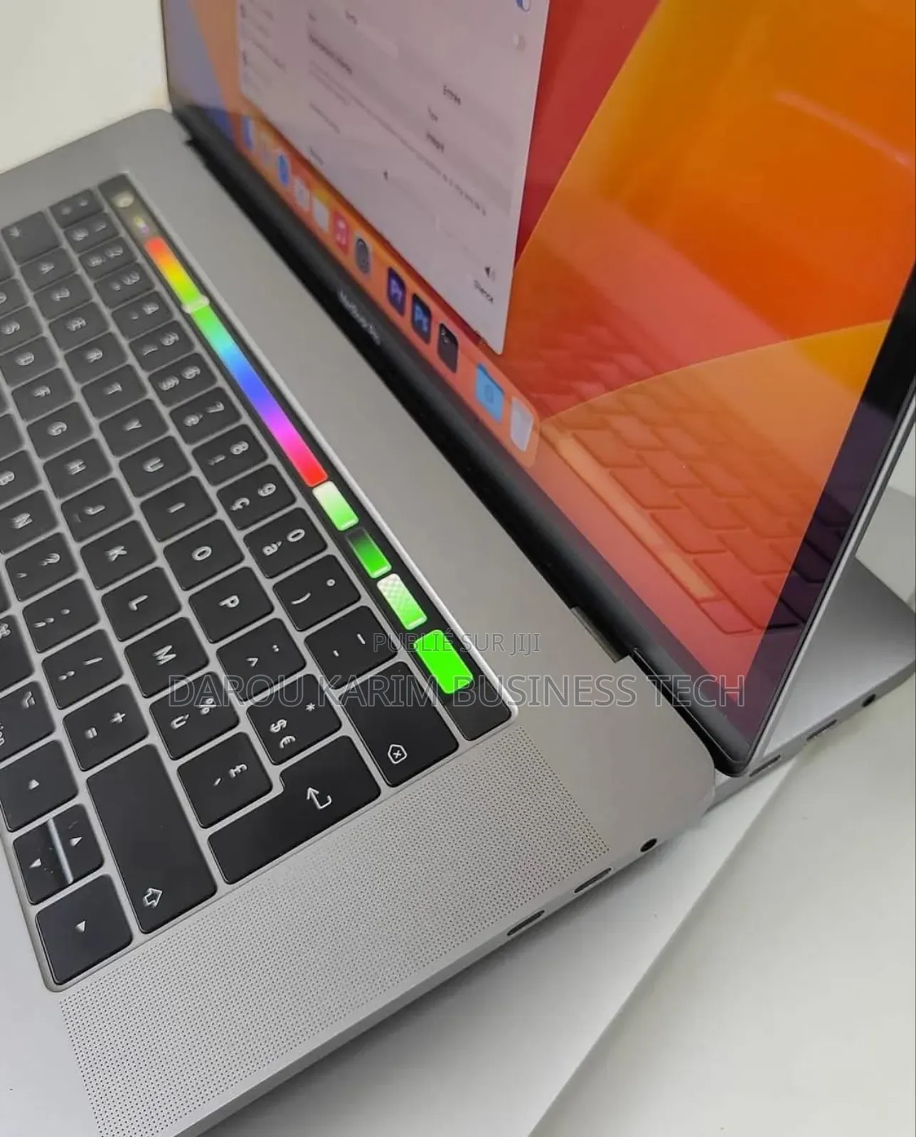 New Apple MacBook Pro 2018 16GB Intel Core I7 SSD 512GB