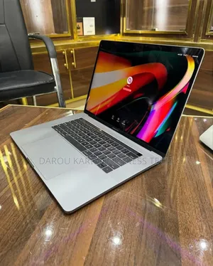 New Apple MacBook Pro 2018 16GB Intel Core I7 SSD 512GB