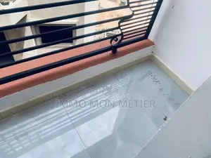 2chbre Appartement dans F3 À Louer À Keur à Louer