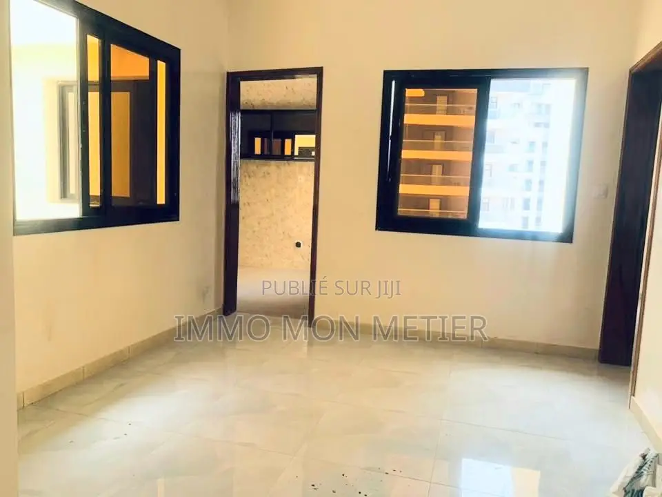 2chbre Appartement dans F3 À Louer À Keur à Louer