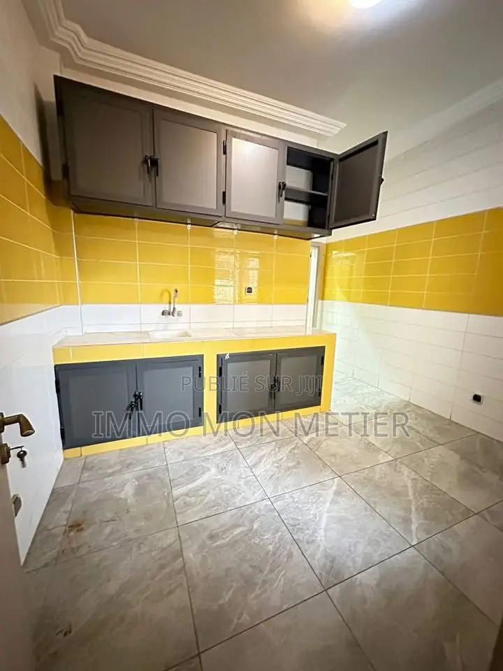 3chbre Appartement dans Almadies Recasement à Louer