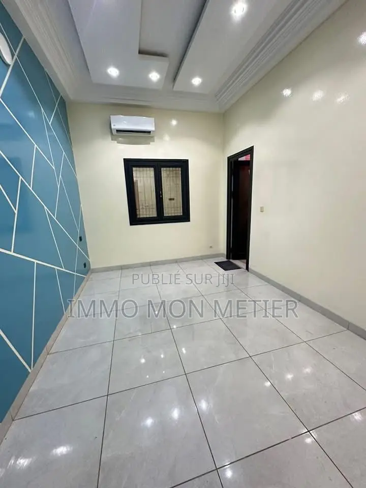 3chbre Appartement dans Almadies Recasement à Louer