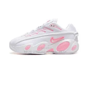 Photo - *Basket Nike NOCTA Glide Chaussure De Sports Femme *