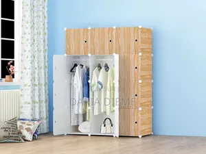 Photo - Armoire Penderie 3 Battant en Plastique