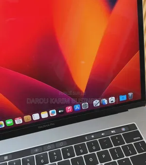 New Apple MacBook Pro 2018 16GB Intel Core I7 SSD 512GB