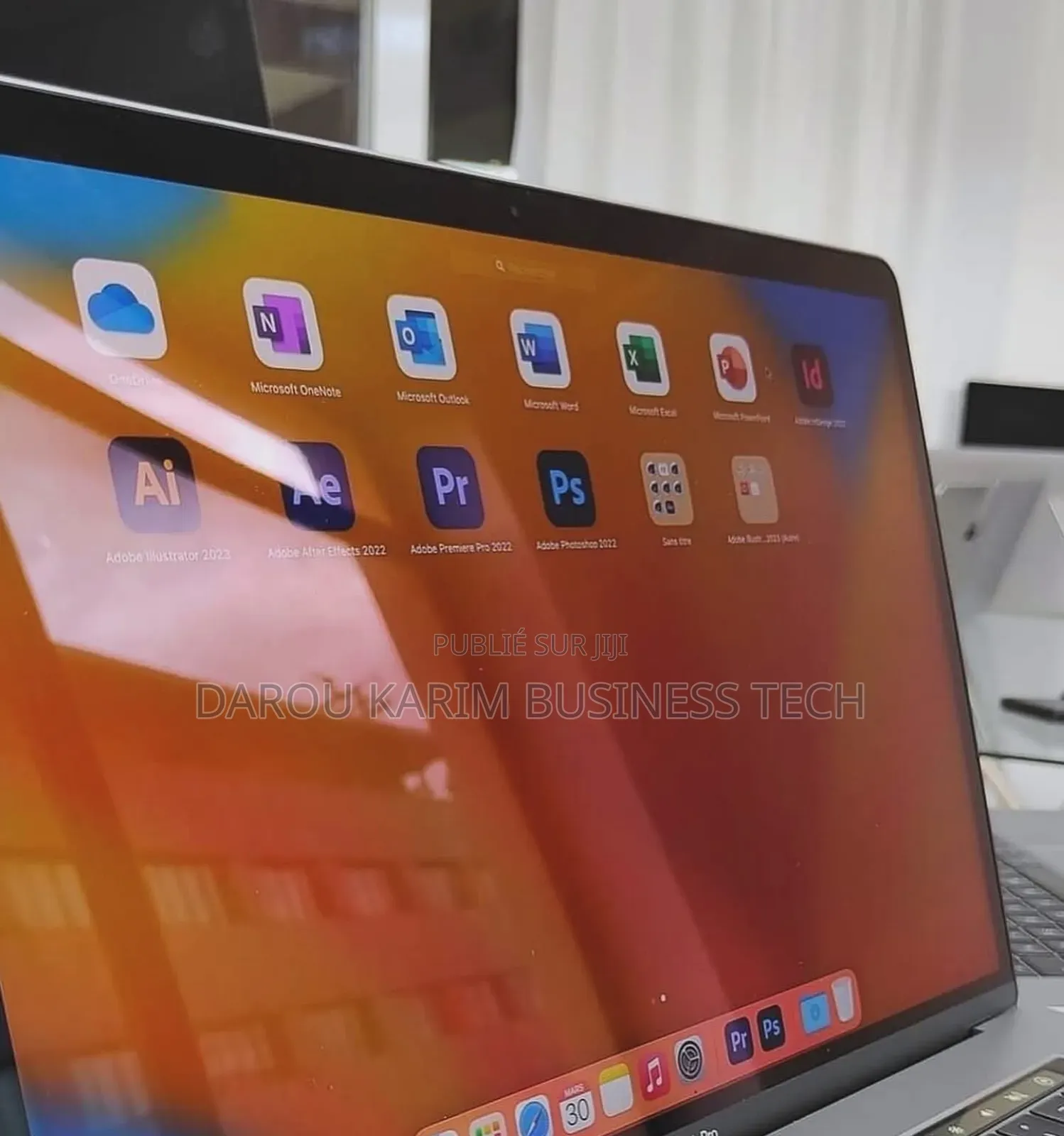 New Apple MacBook Pro 2018 16GB Intel Core I7 SSD 512GB