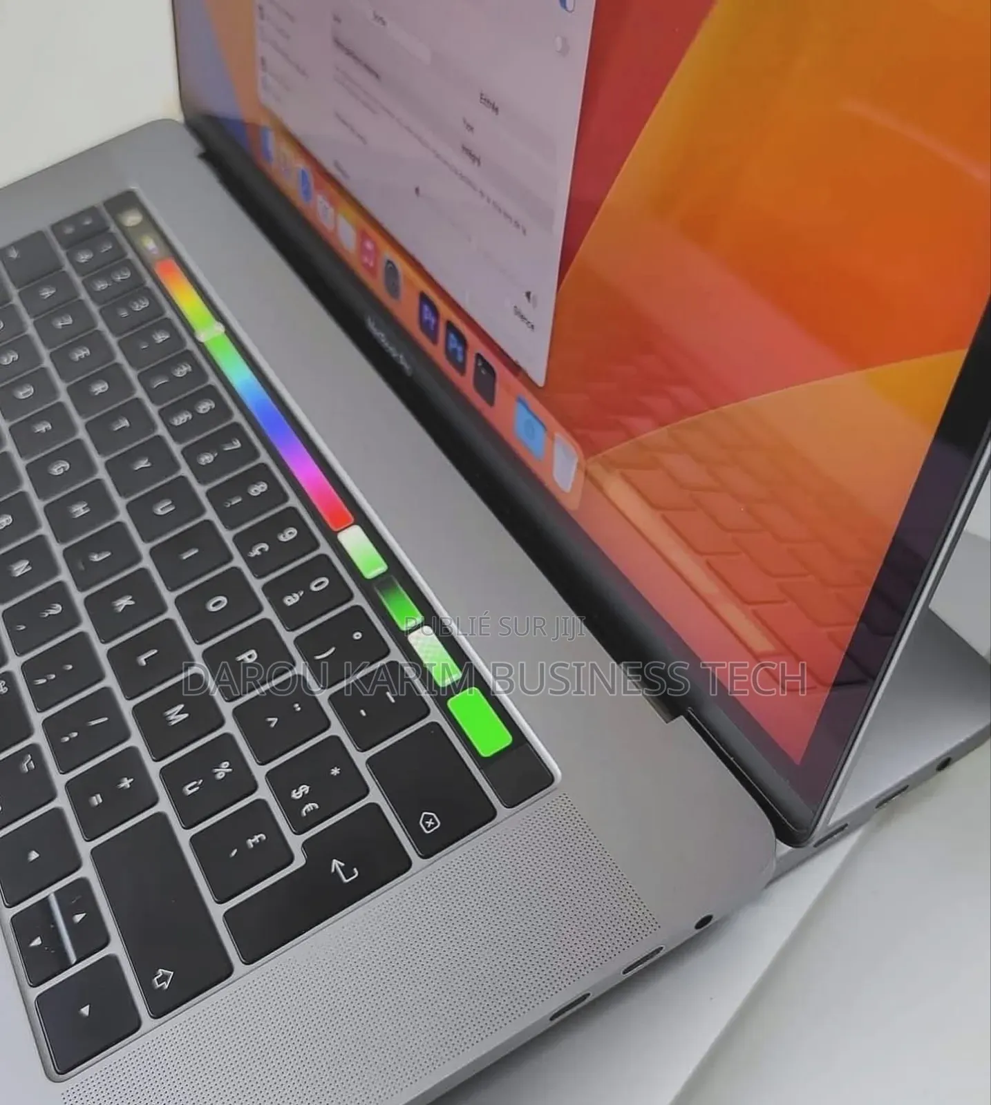 New Apple MacBook Pro 2018 16GB Intel Core I7 SSD 512GB