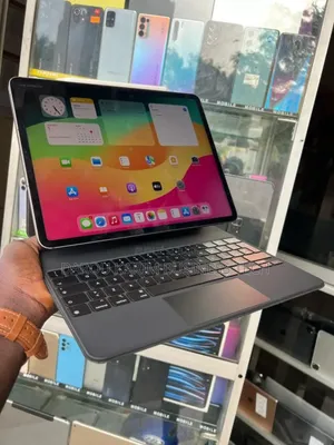 New Apple iPad Pro 12.9 (2022) 256 GO Autre