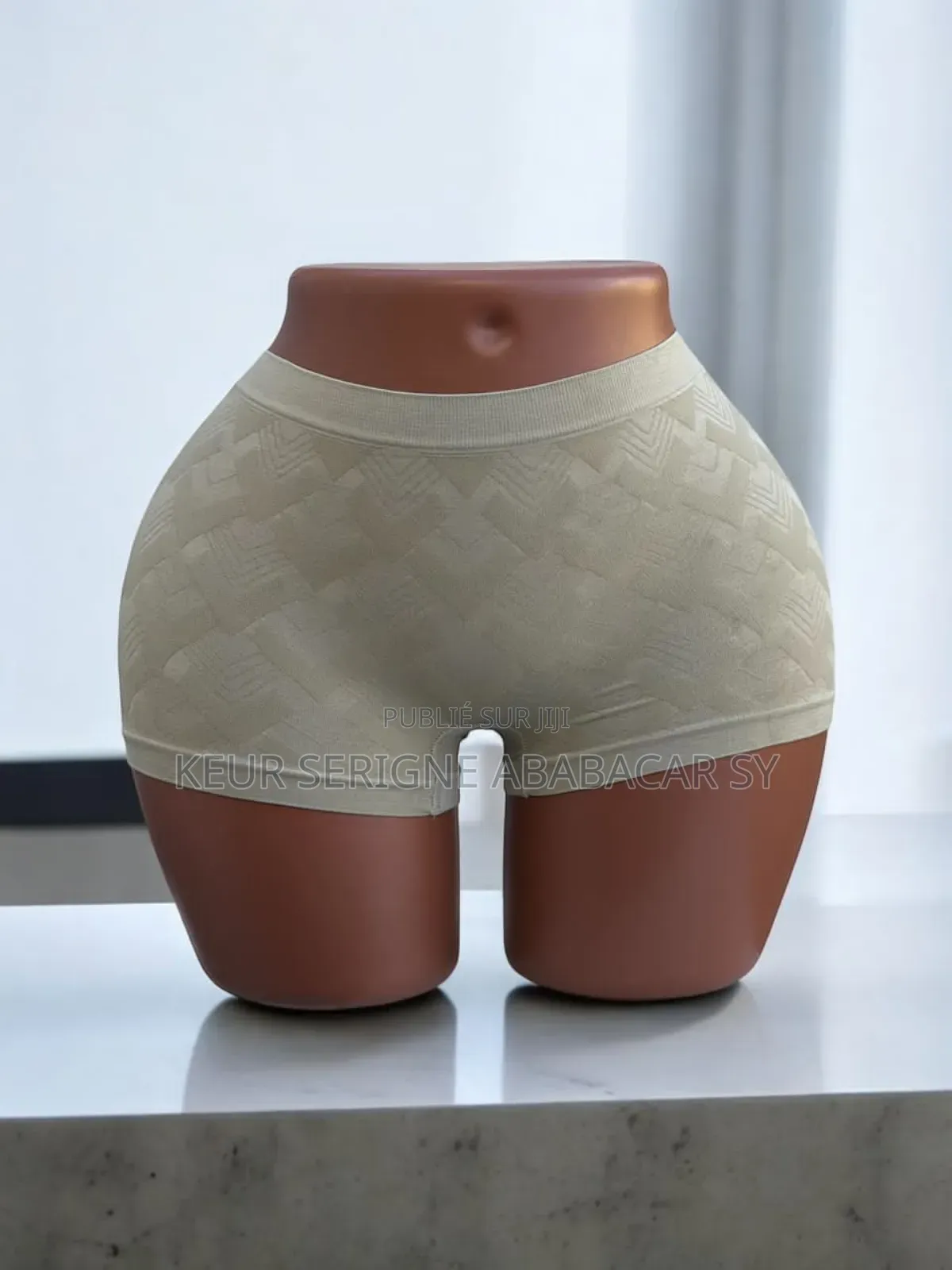 Boxer Très Moulante
Qualité Originale
Tailles Standards