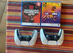 Ps5+ 2 Manette+ 2 Jeux