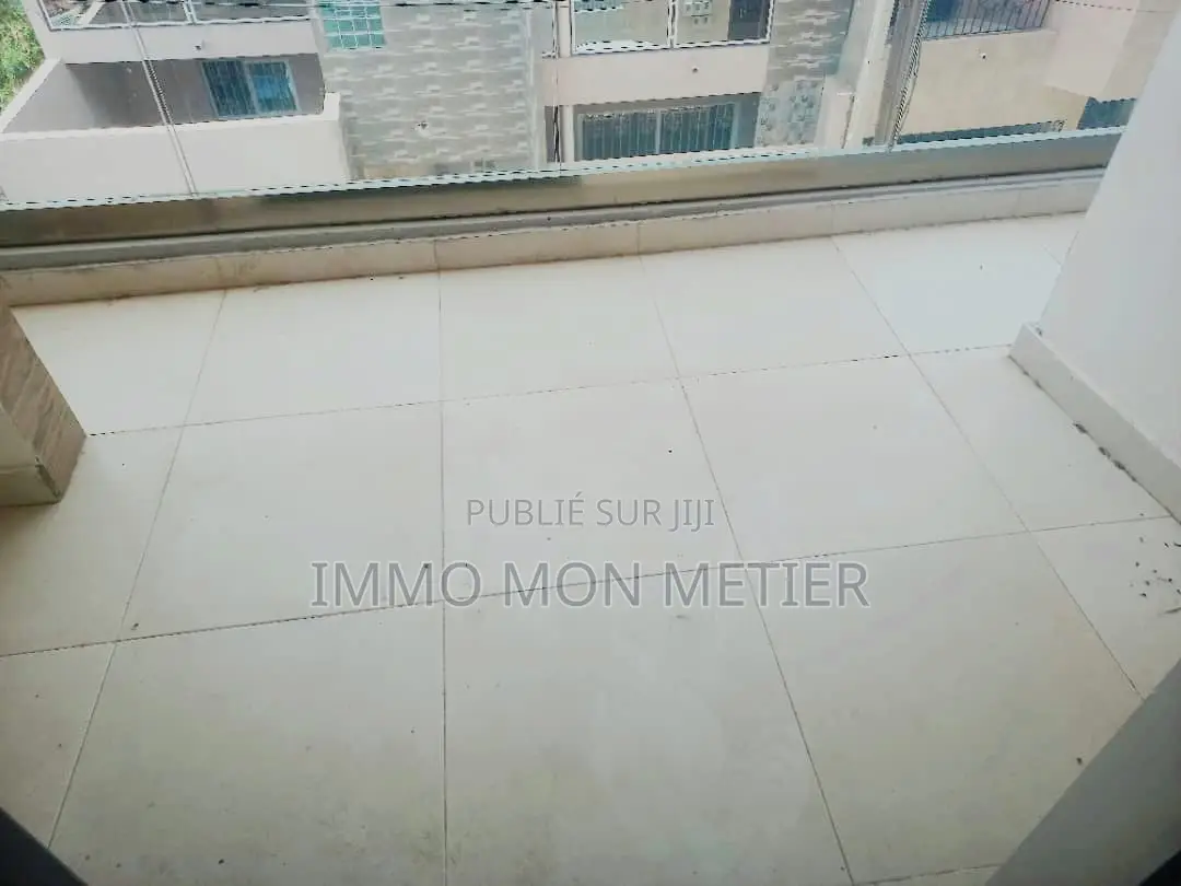 2chbre Appartement dans Ouakam à Louer