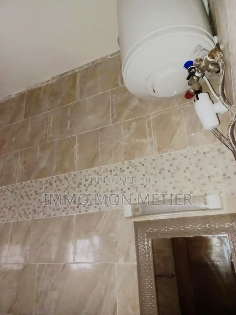 2chbre Appartement dans Ouakam à Louer