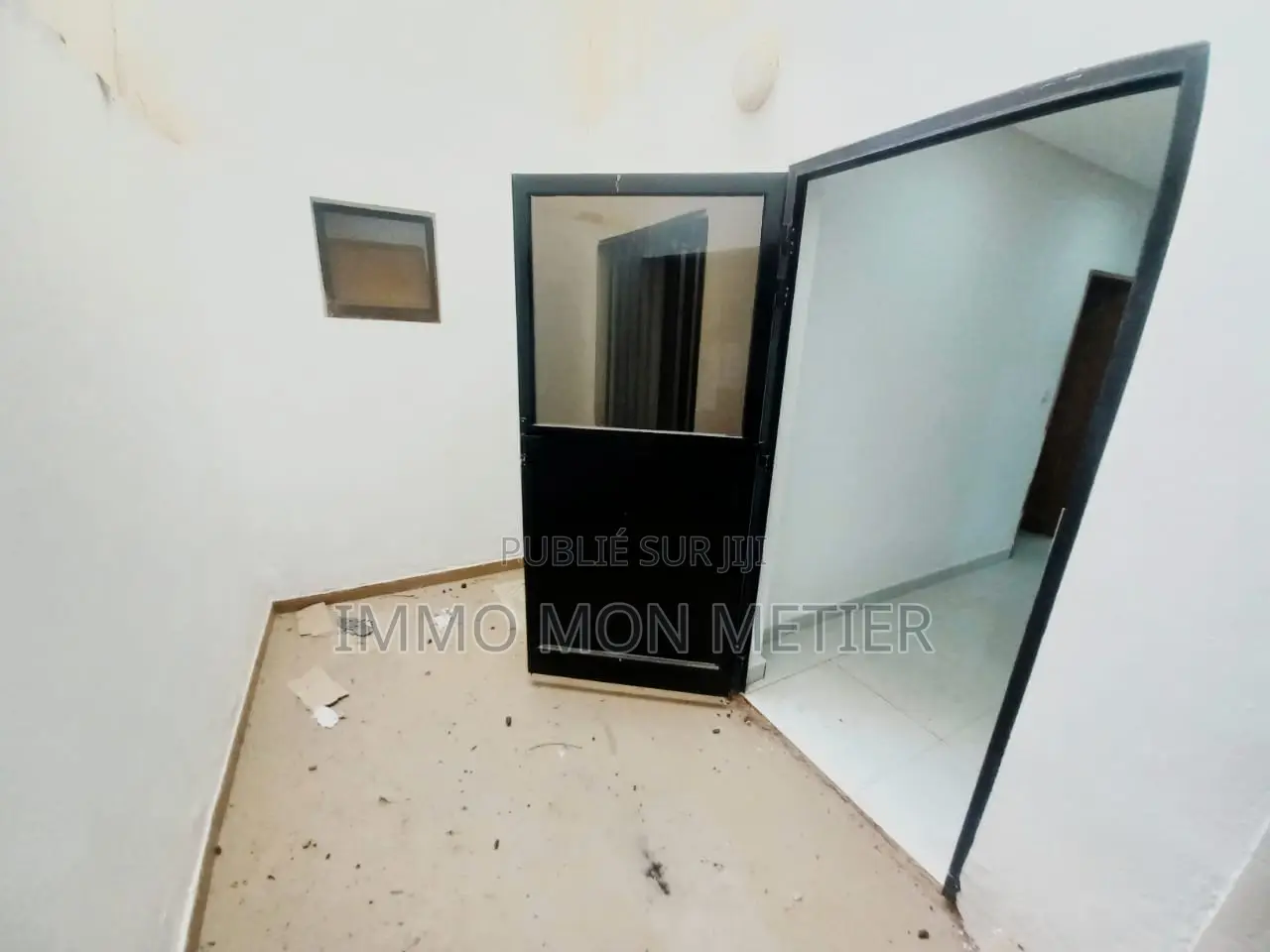 3chbre Appartement dans Almadies à Louer