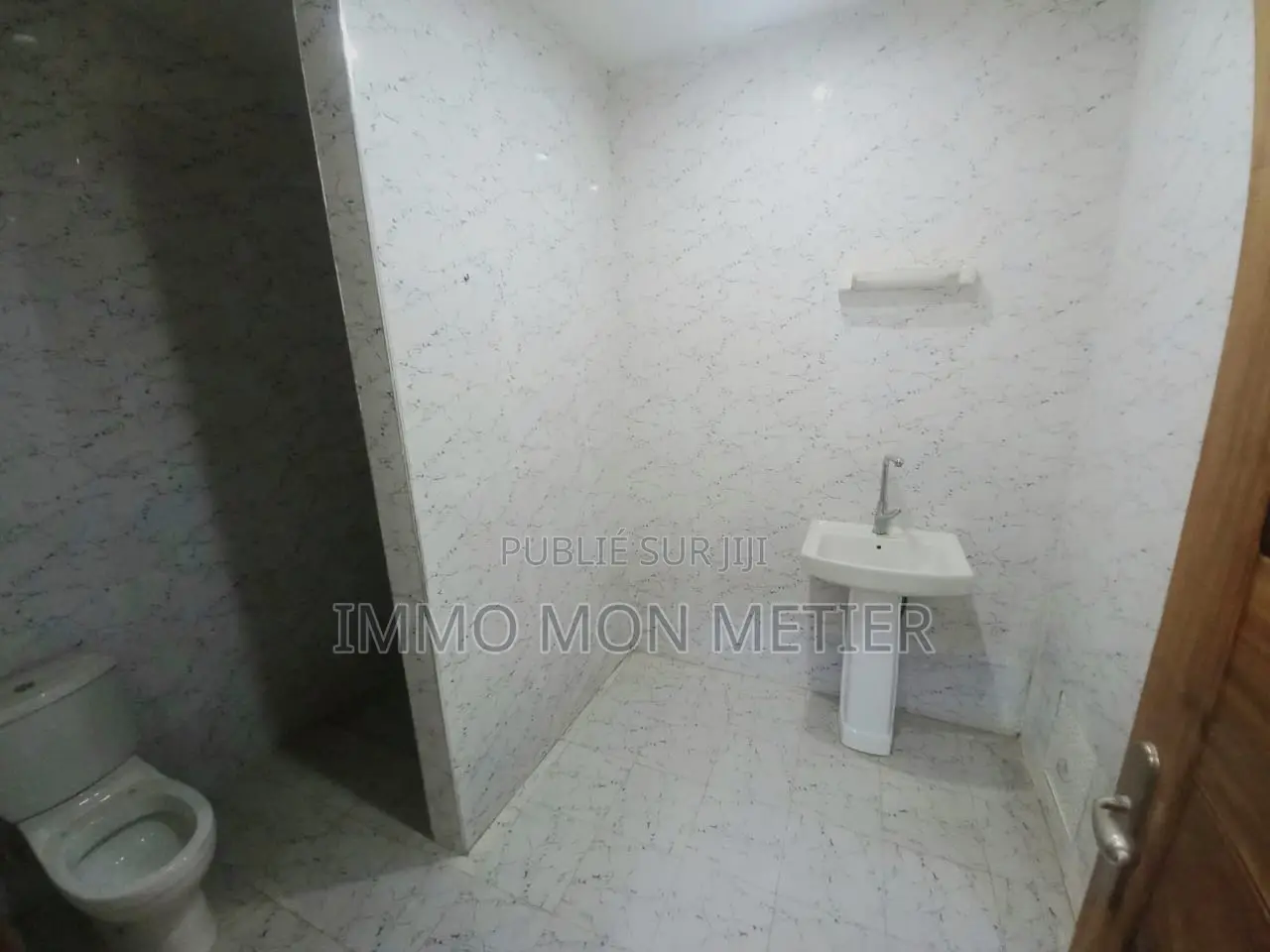 3chbre Appartement dans Almadies à Louer