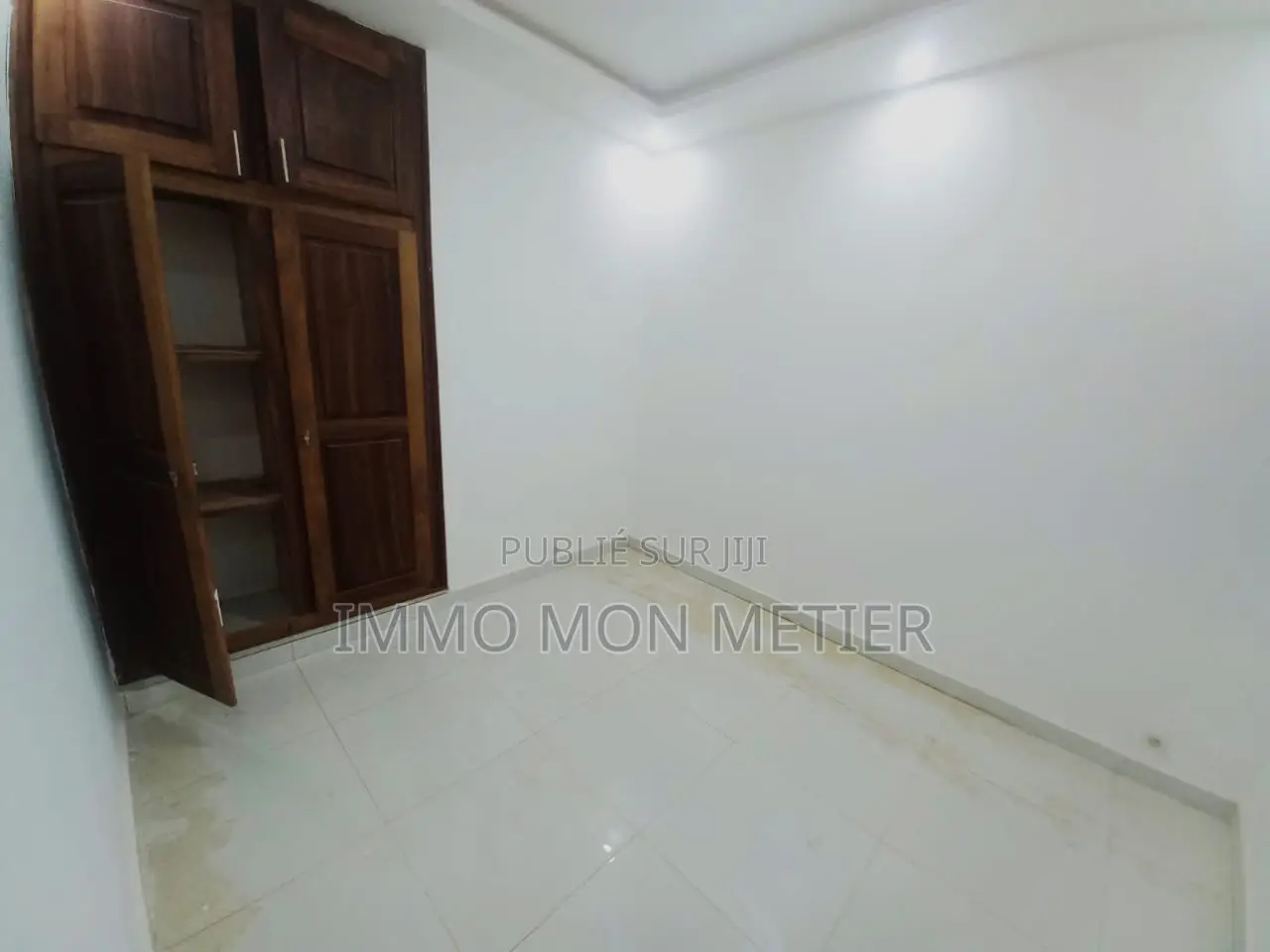 3chbre Appartement dans Almadies à Louer