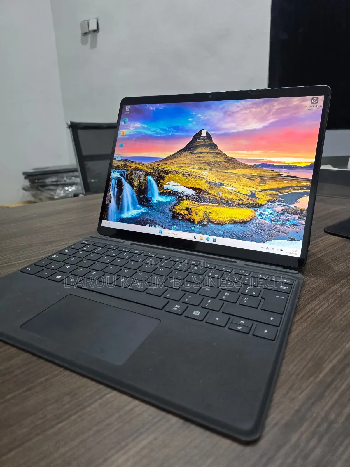 New Microsoft Surface Pro 9 8GB Intel Core I5 SSD 256GB