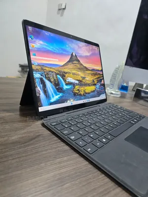 New Microsoft Surface Pro 9 8GB Intel Core I5 SSD 256GB